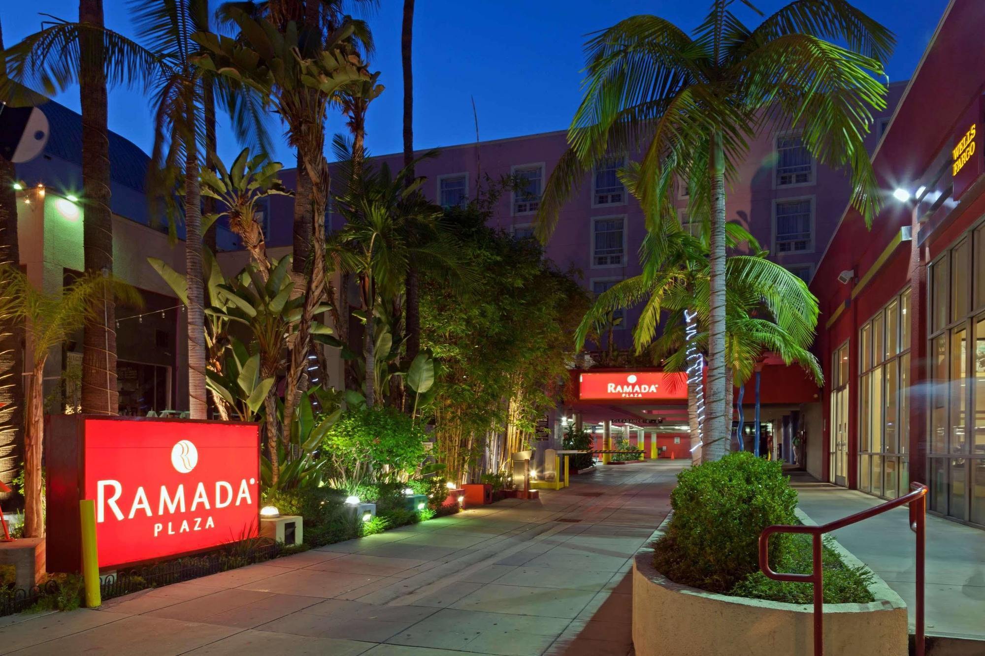 Ramada Plaza By Wyndham West Hollywood Hotel & Suites Лос Анджелис Екстериор снимка